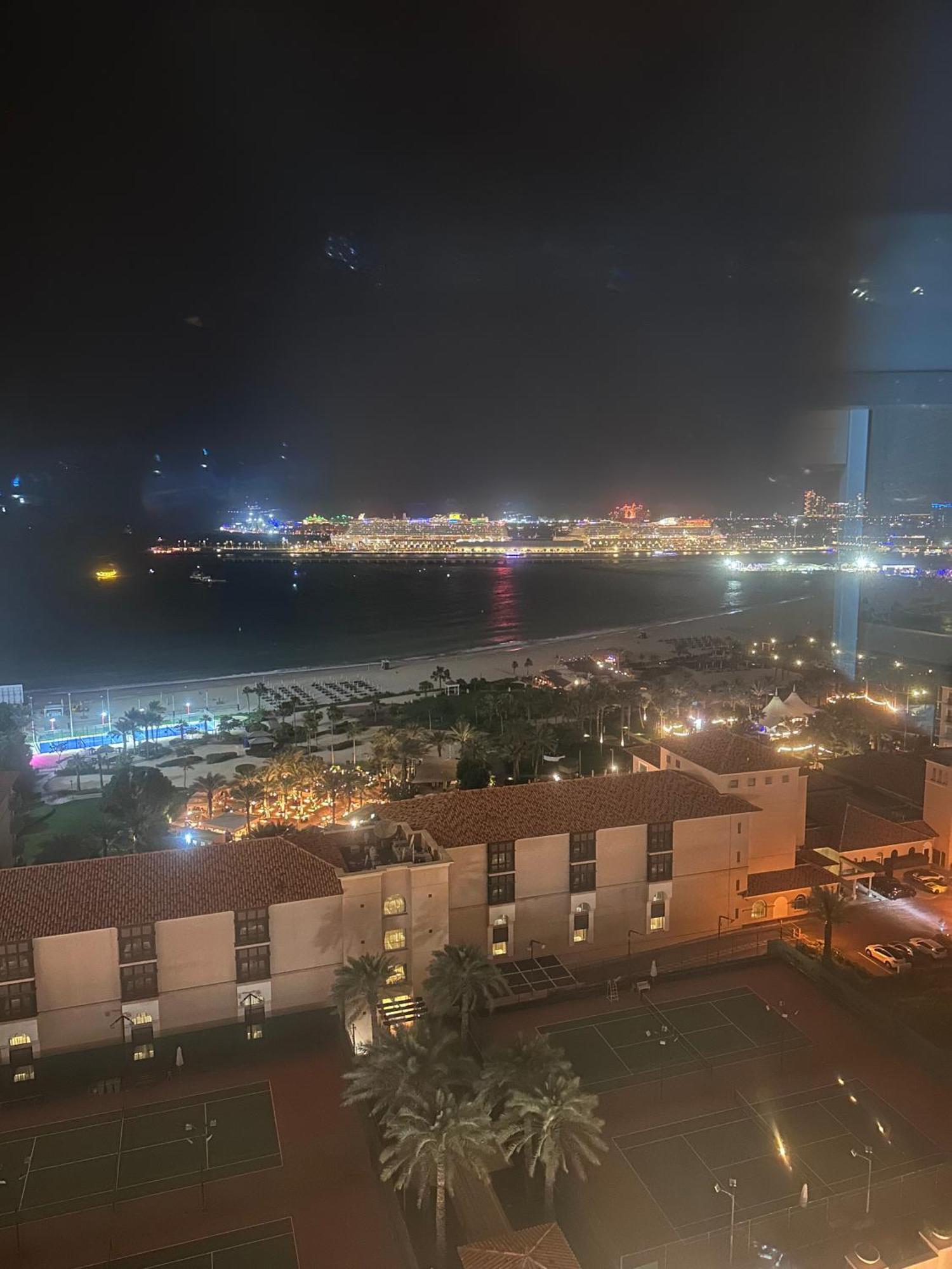 Arabian Nights Beach Hostel Dubai Exteriör bild