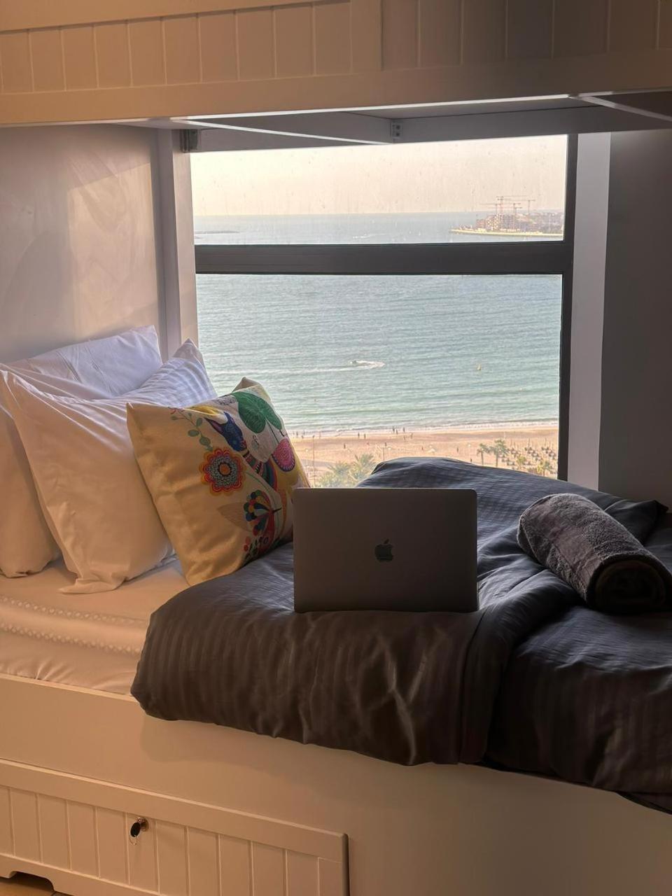 Arabian Nights Beach Hostel Dubai Exteriör bild